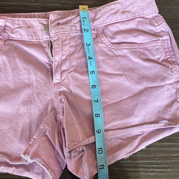 $3/15. Loft by Ann Taylor, ladies pink short shorts in size 25. - Picture 9 of 10